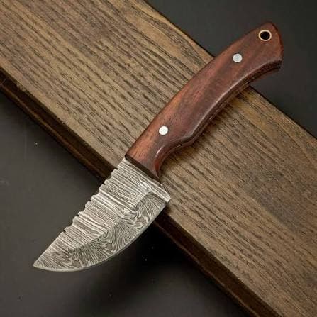Knives / Rose Wood Skinner